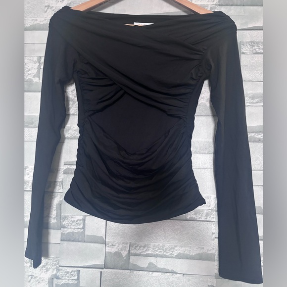 Meshki Black One Shoulder Dress - Picture 3 of 12